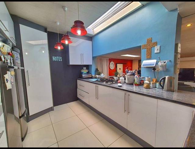 4 BEDROOM HOUSE FOR SALE IN DALVIEW